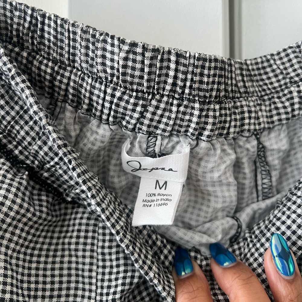 Ruffle Checkerboard Patterned Shorts - Picture 2 of 3
